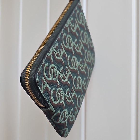 Coach NWT Green and Brown Patterned Wristlet Gold Hardware - Picture 6 of 9
